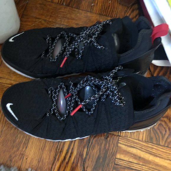 Nike lebrons size 10.5 all black - Picture 2 of 2